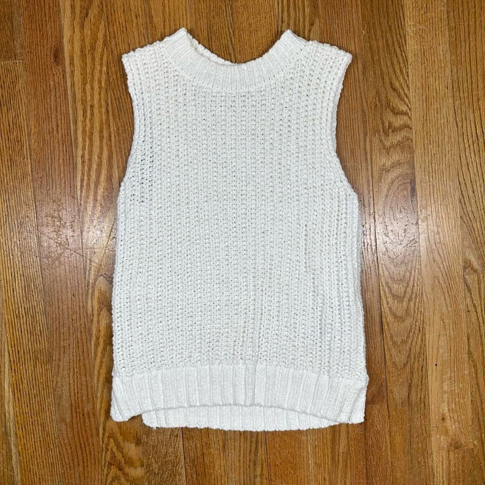 Abercrombie & Fitch white knit tank top